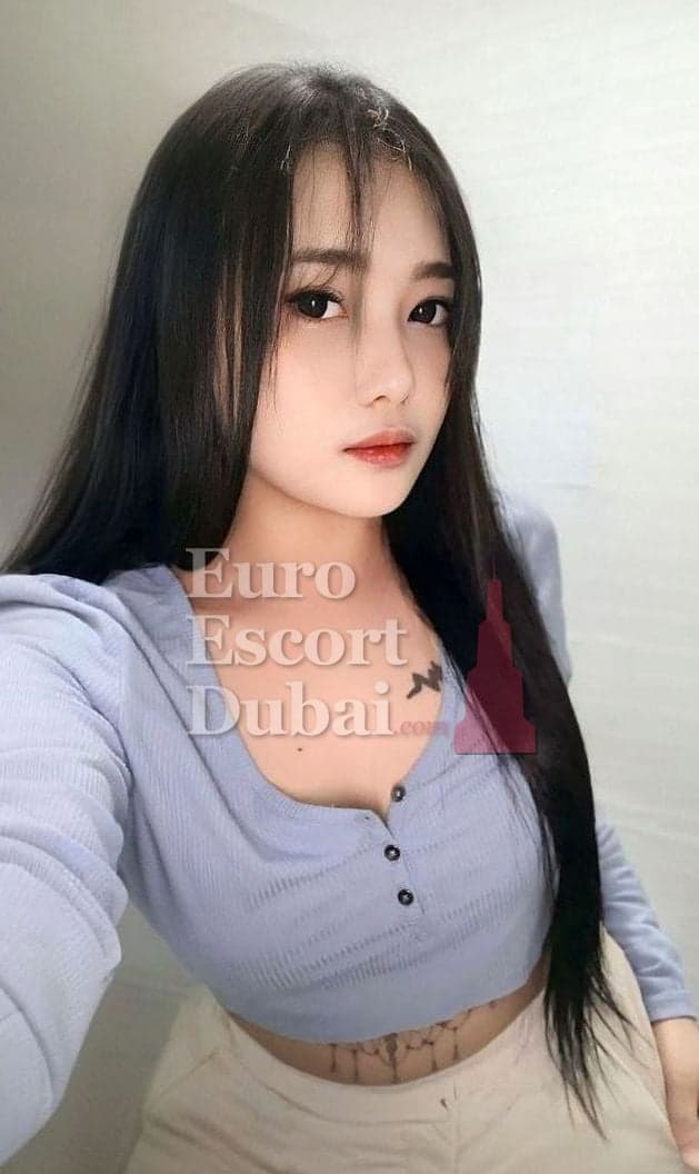 Sora, 30, escort in Dubai — 160 cm, black hair (photo 2 of 6)