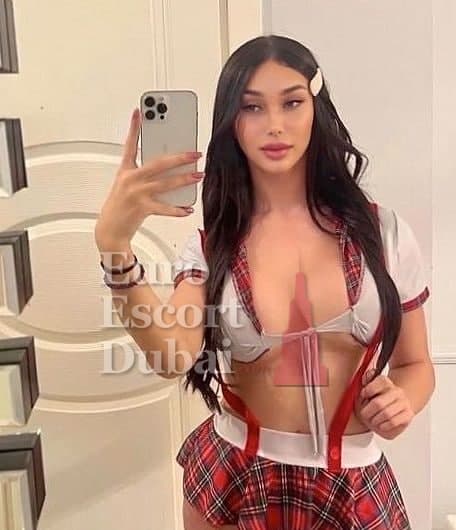 Julieta, 28, escort in Dubai — brown hair, Brazilian (photo 4 of 13)