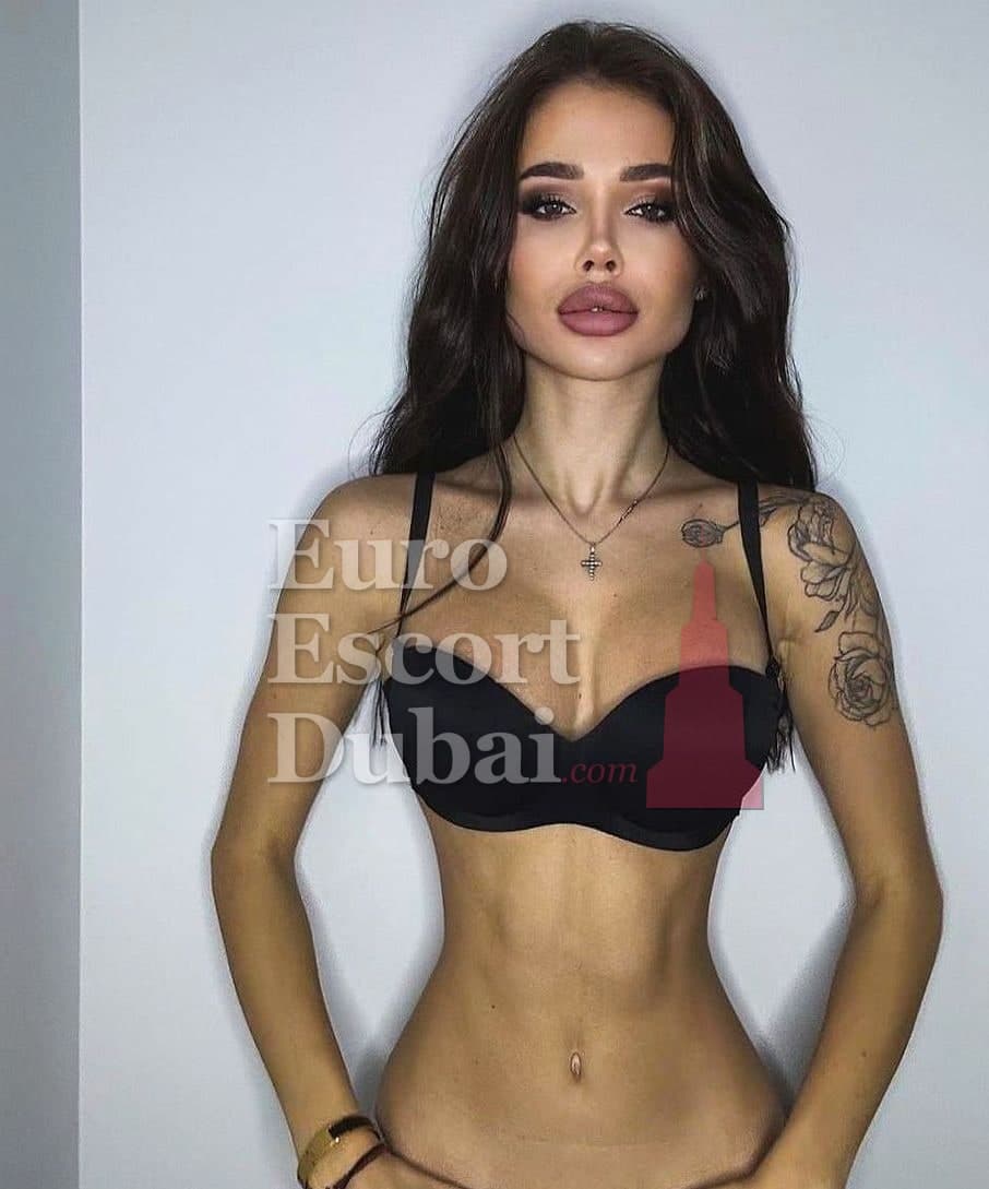 Jenna, 24, escort in Dubai — brown hair, 170 cm (photo 1 of 10)