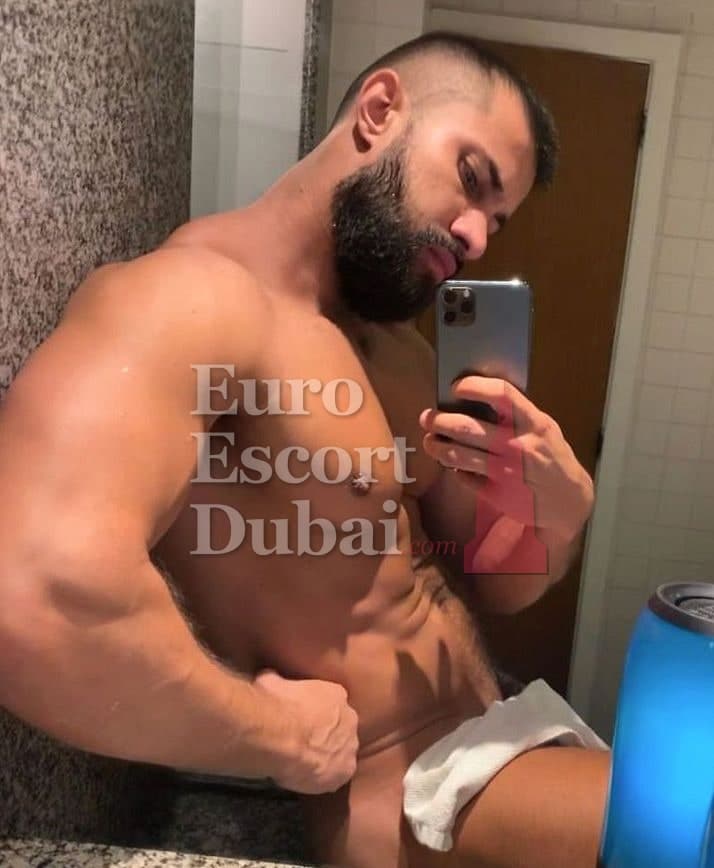 Leonardo, 33, escort in Dubai — black hair, 183 cm (photo 3 of 8)