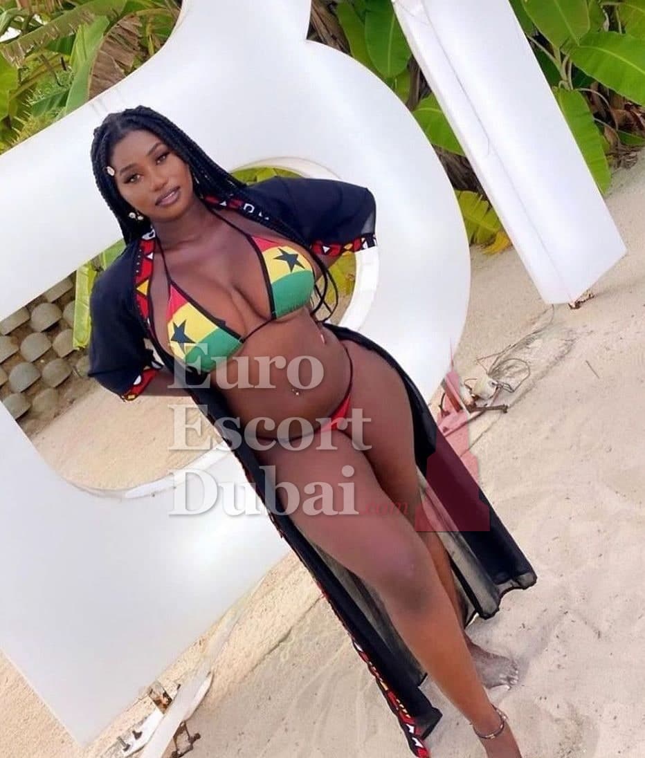 Ebele, 29, escort in Dubai — 169 cm, black hair (photo 4 of 6)