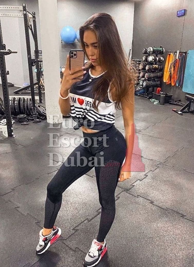 Gamze, 22, escort in Dubai — Turkish, 170 cm (photo 5 of 6)