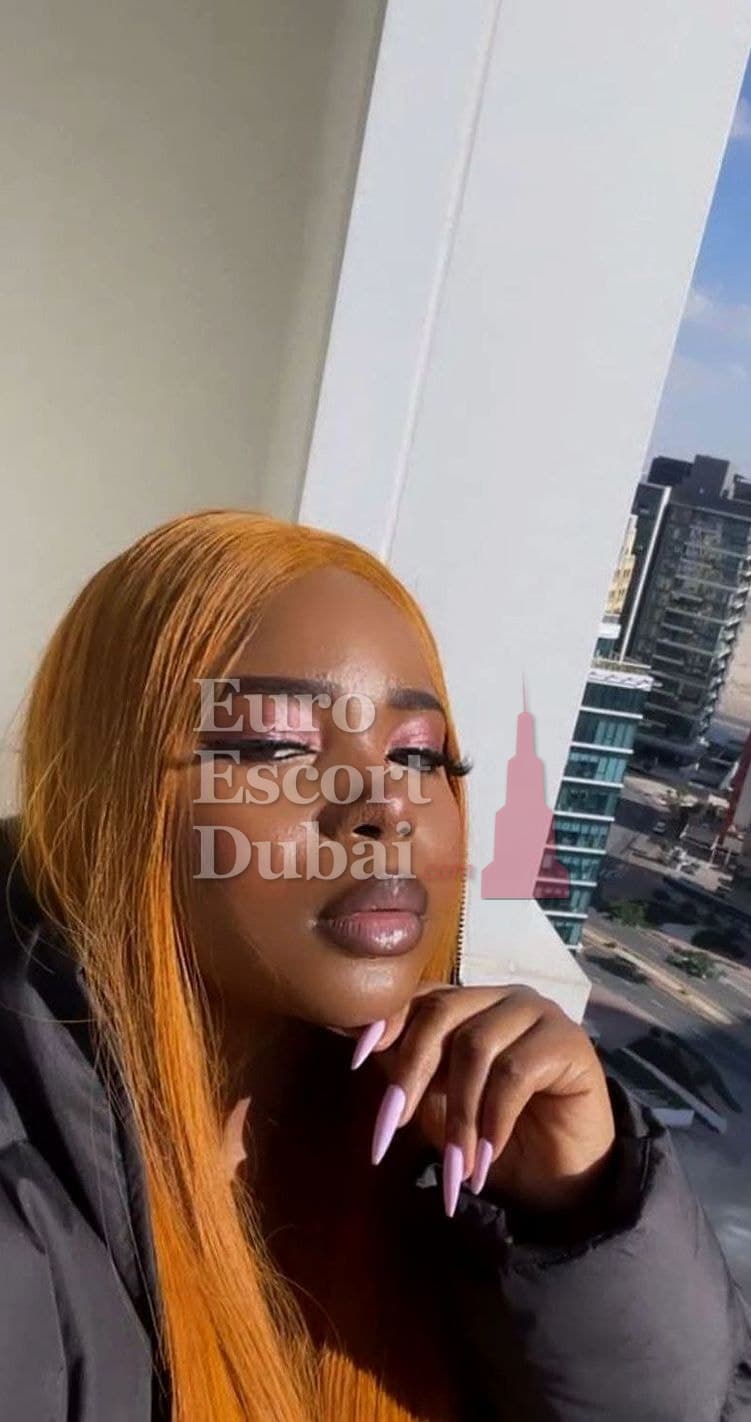 Adanna, 27, escort in Dubai — 154 cm, black hair (photo 2 of 6)