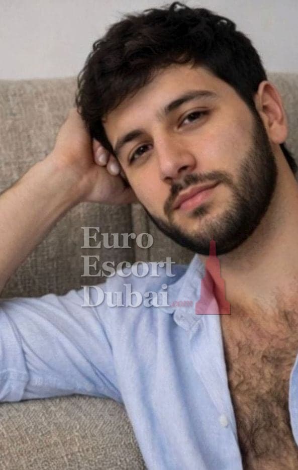 Caleb, 21, escort in Dubai — black hair, 178 cm (photo 5 of 12)