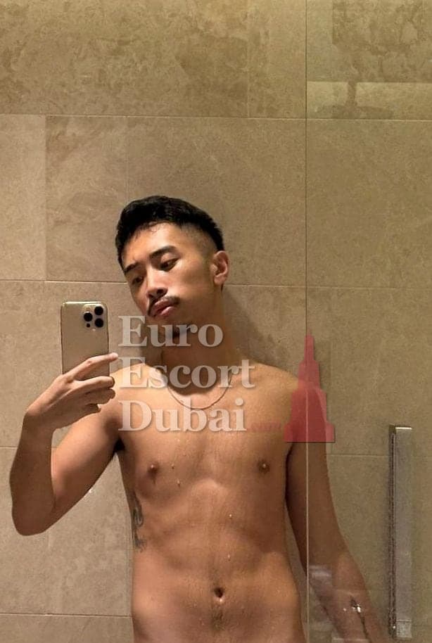 Leon, 23, escort in Dubai — black hair, 170 cm (photo 1 of 13)