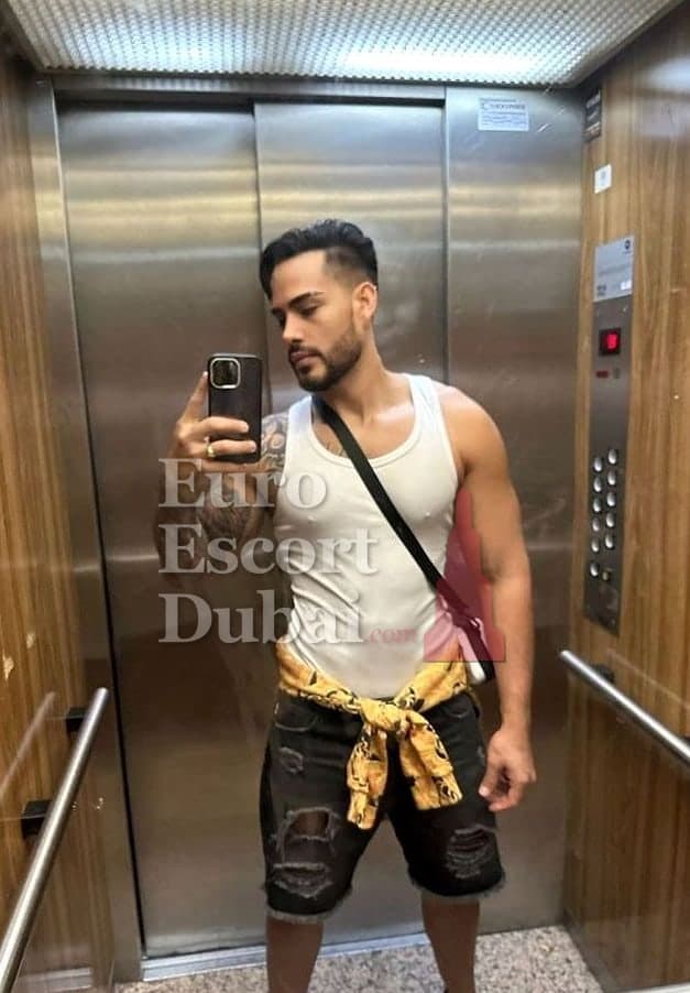Saif, 29, escort in Dubai — 175 cm, brown hair (photo 10 of 13)