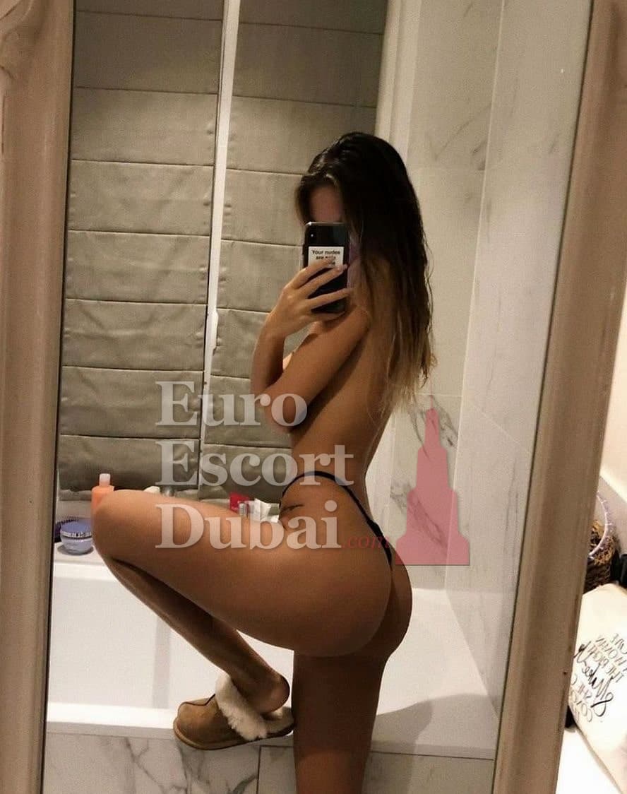 Melis, 21, escort in Ajman — 170 cm, brown hair (photo 6 of 6)