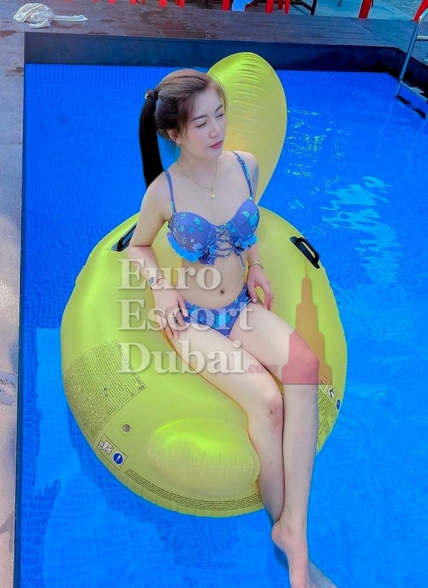 Wulan, 25, escort in Dubai — 160 cm, black hair (photo 6 of 6)