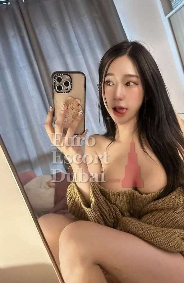 Chompoo, 26, escort in Dubai — black hair, Malaysian (photo 4 of 4)