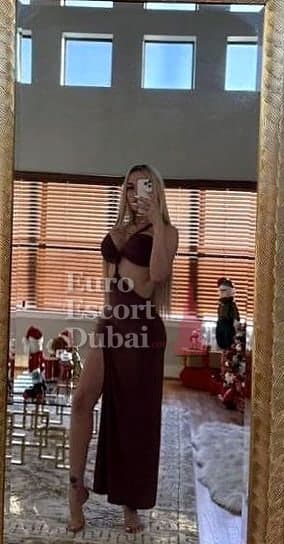 Yanka, 26, escort in Dubai — 164 cm, blonde hair (photo 6 of 13)