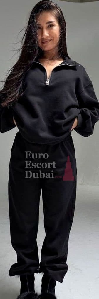 Bibigul, 24, escort in Dubai — brown hair, Turkmen (photo 1 of 13)