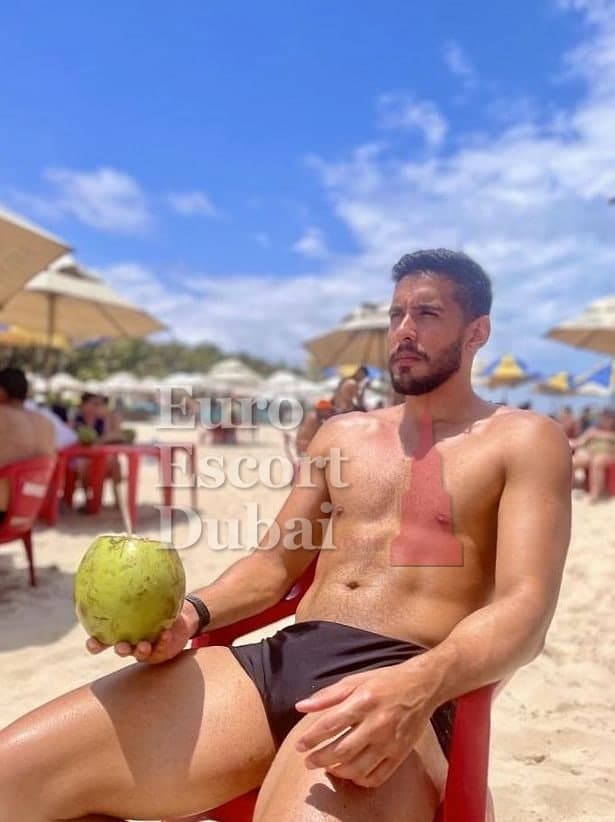 Bilal, 29, escort in Dubai — black hair, 185 cm (photo 13 of 13)