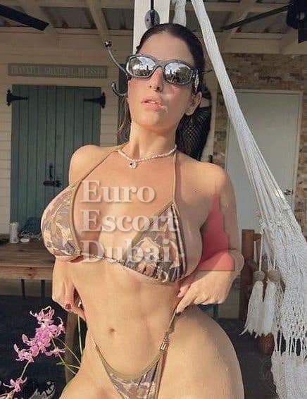 Marina, 28, escort in Dubai — Czech, 155 cm (photo 2 of 5)