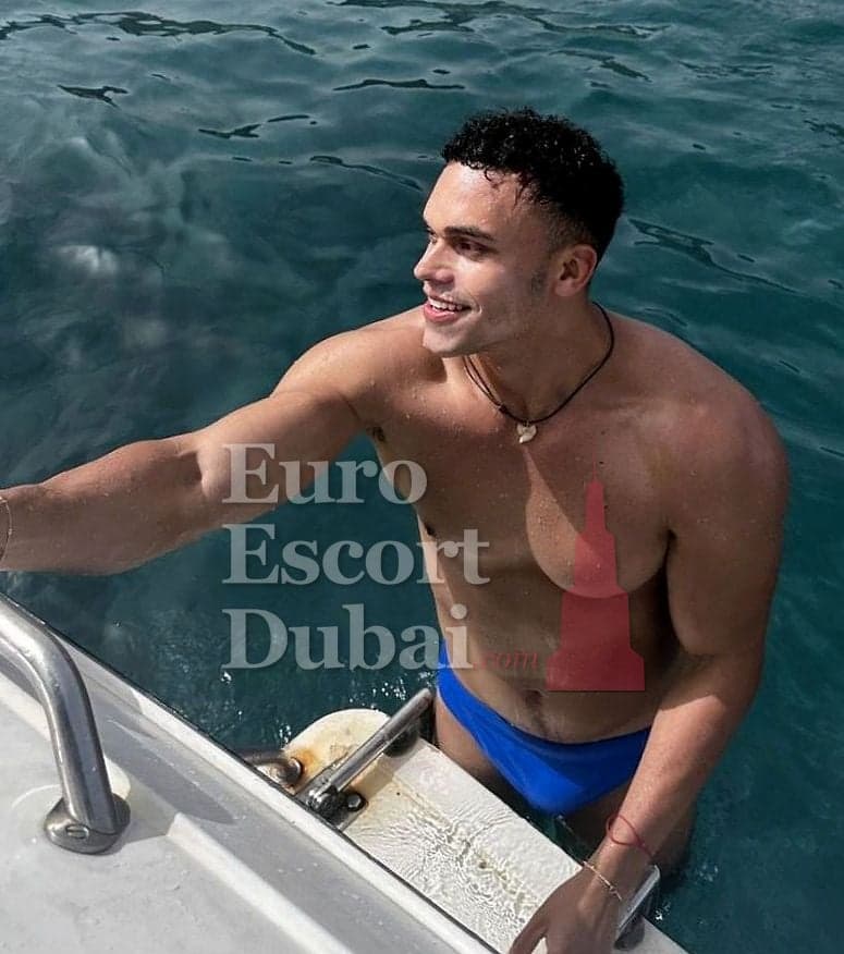 Fares, 27, escort in Dubai — black hair, 183 cm (photo 13 of 13)
