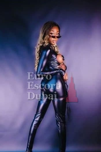 Carmela, 21, escort in Dubai — Brazilian, 174 cm (photo 5 of 10)