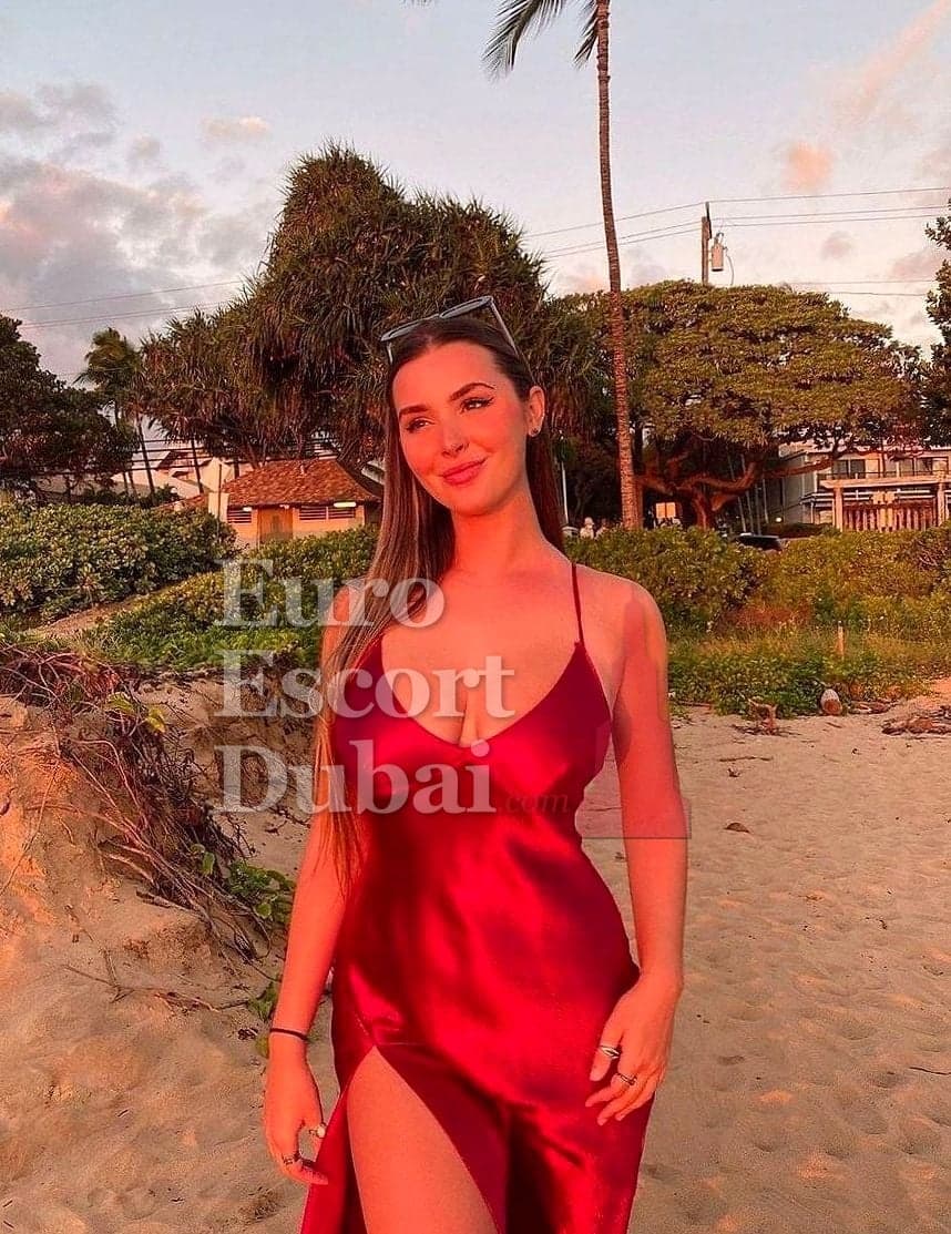 Marianna, 26, escort in Dubai — brown hair, Bulgarian (photo 1 of 6)