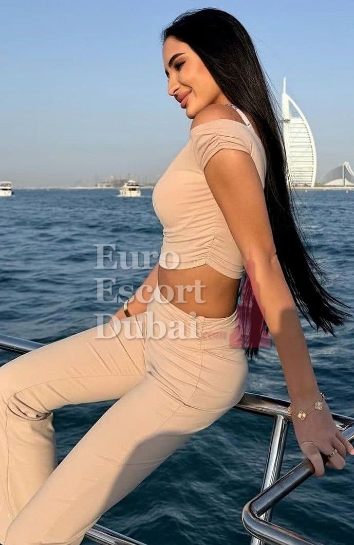 Shahnoza, 24, escort in Dubai — Uzbek, 166 cm (photo 11 of 13)