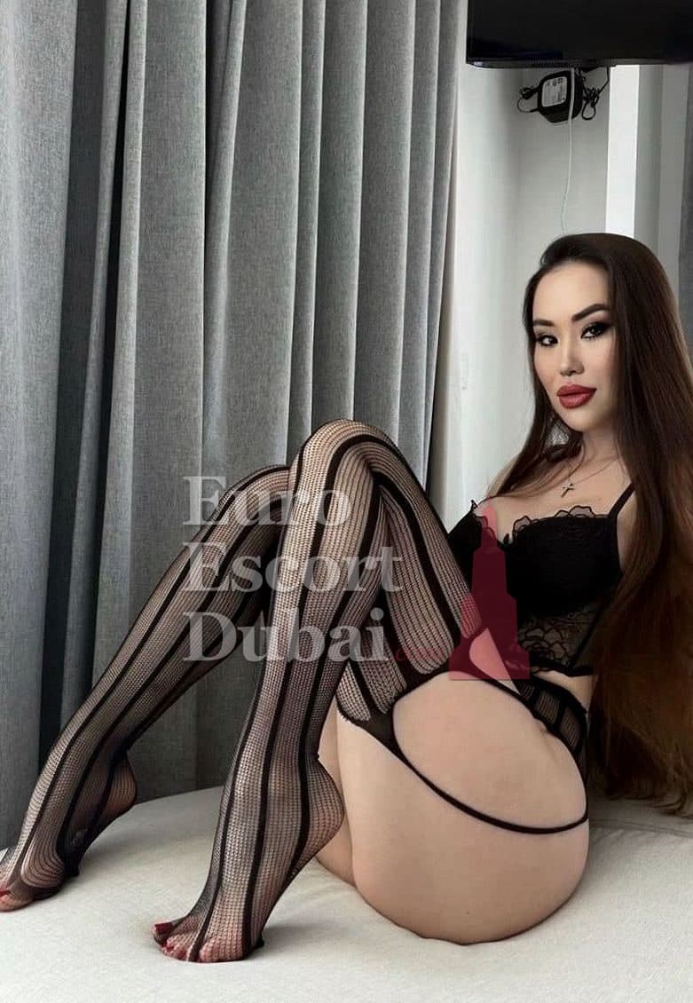 Sienna Dawn, 26, escort in Dubai — 165 cm, brown hair (photo 4 of 4)