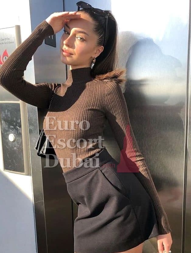 Justyna, 25, escort in Dubai — brown hair, 169 cm (photo 7 of 8)