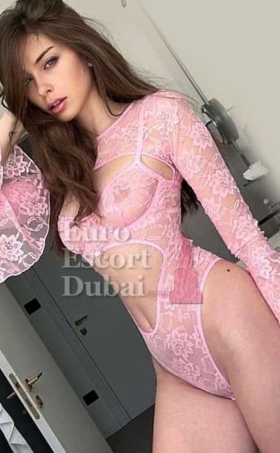 Kinsley, 24, escort in Sharjah — blonde hair, German (photo 4 of 6)