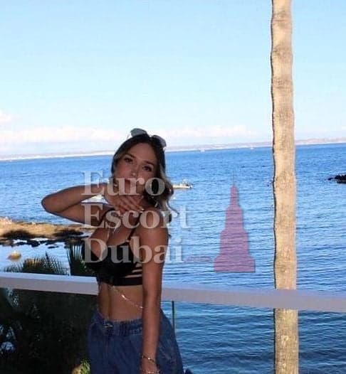 Dulce, 22, escort in Dubai — Brazilian, 161 cm (photo 8 of 9)