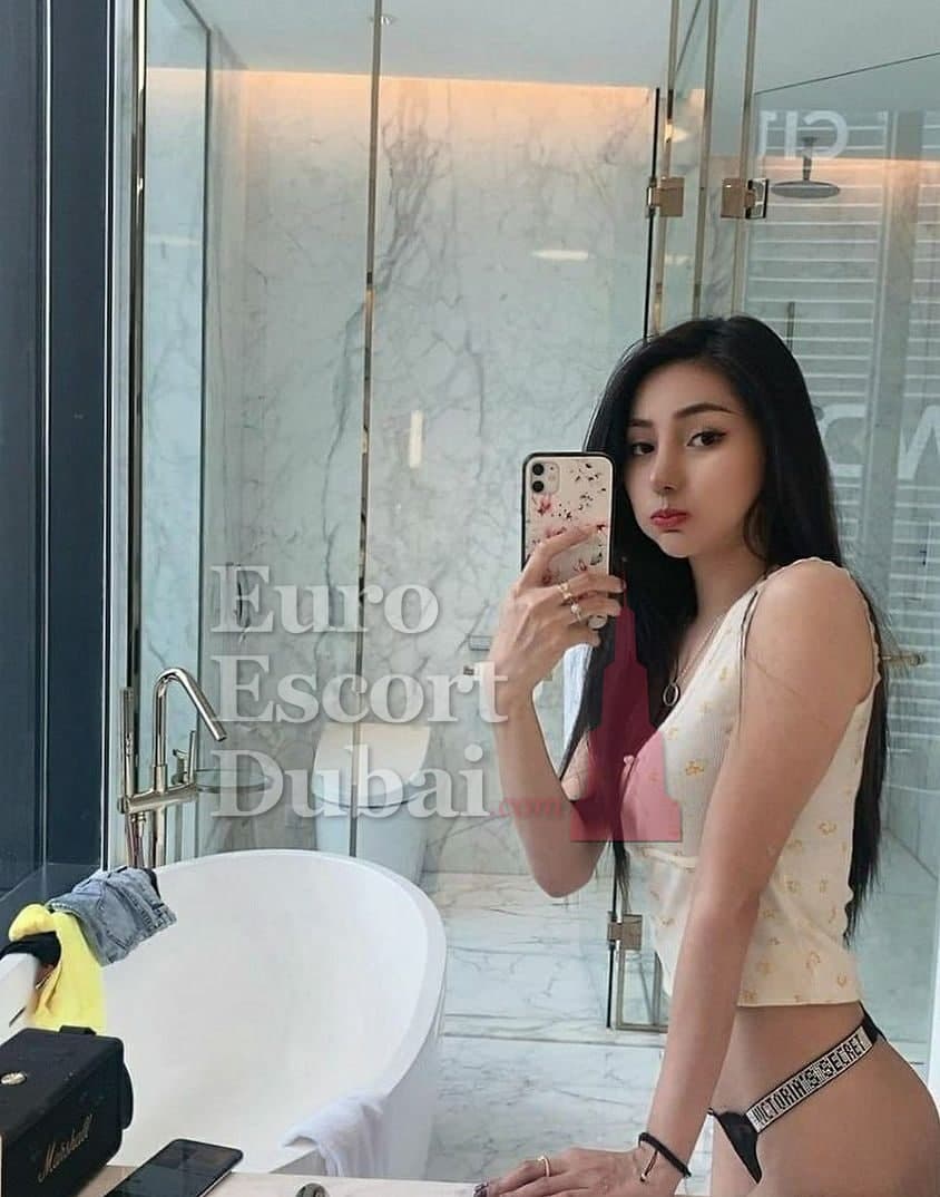 Sunee, 23, escort in Dubai — 166 cm, brown hair (photo 4 of 5)