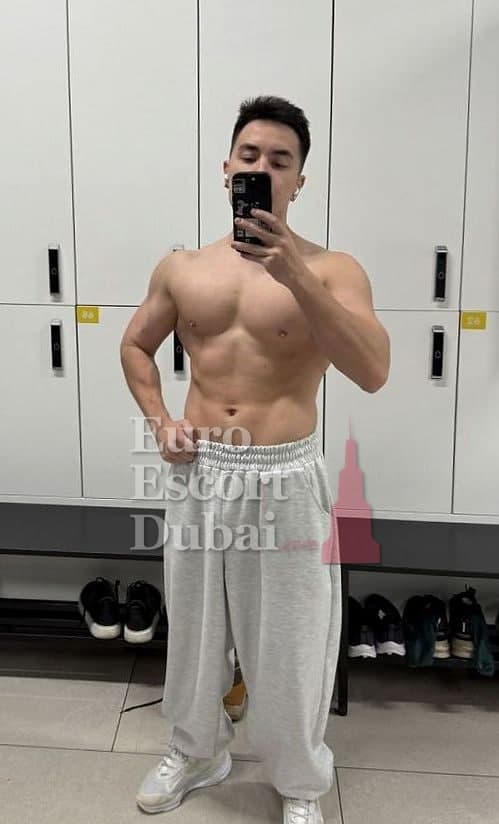 Anton, 28, escort in Dubai — black hair, 173 cm (photo 5 of 13)