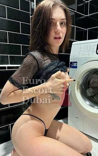 Claire, 23, escort in Dubai — 168 cm, black hair (photo 6 of 6)