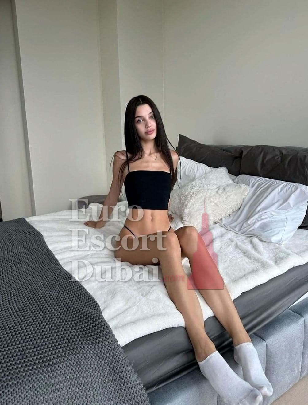 Meltem, 22, escort in Dubai — black hair, Turkish (photo 1 of 5)