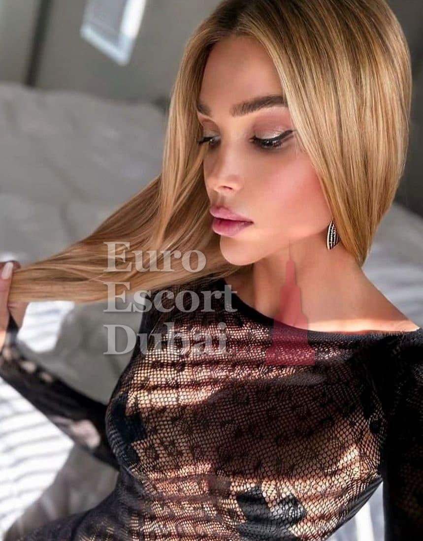 Roos, 24, escort in Dubai — blonde hair, 170 cm (photo 7 of 9)
