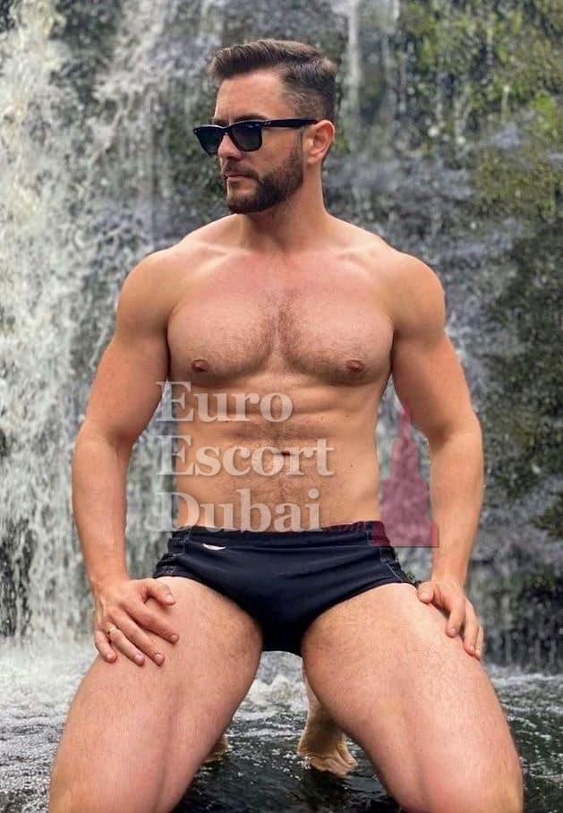Saeed, 31, escort in Dubai — 188 cm, black hair (photo 2 of 7)