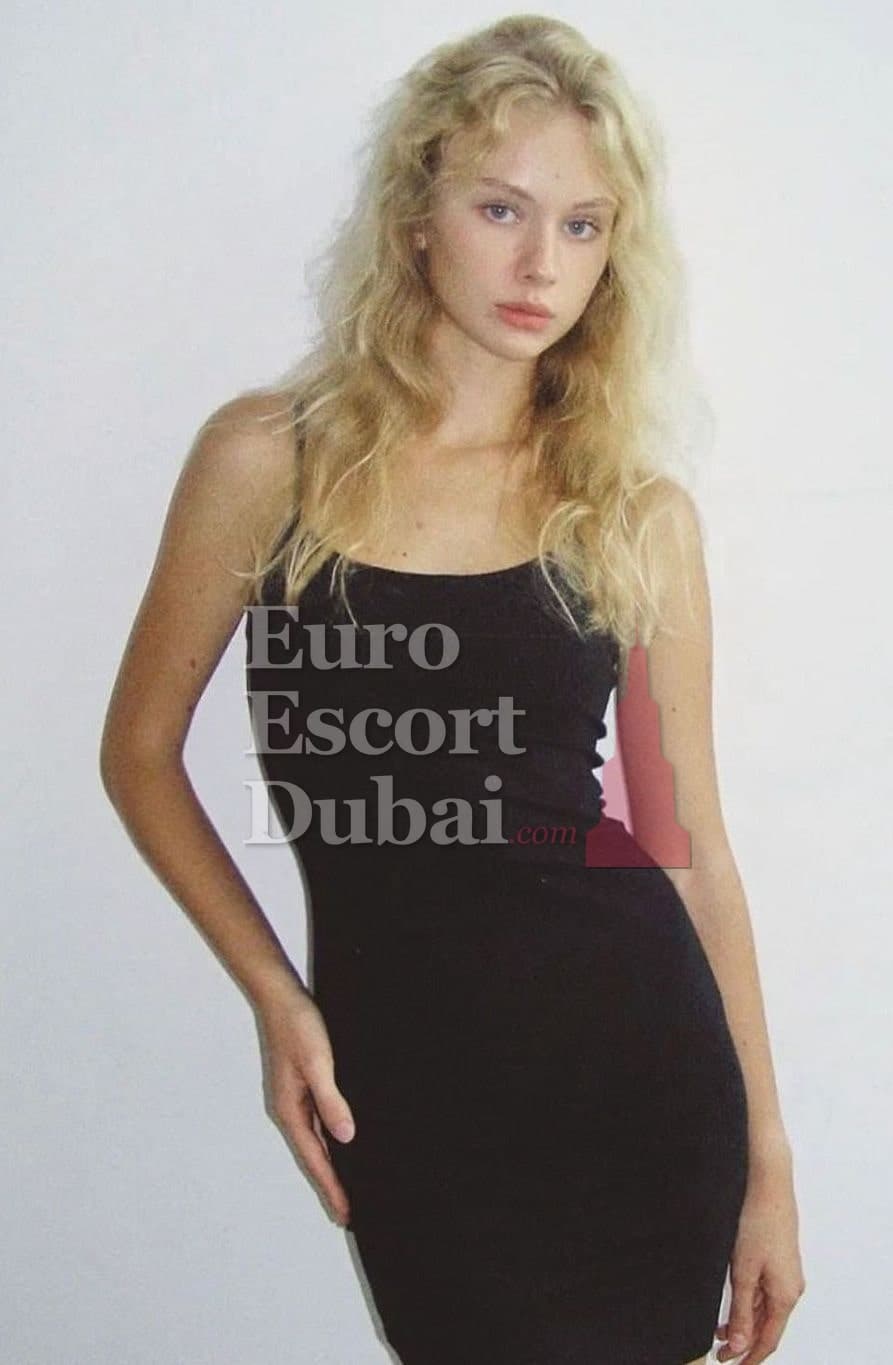 Nadine, 27, escort in Dubai — 175 cm, blonde hair (photo 2 of 6)