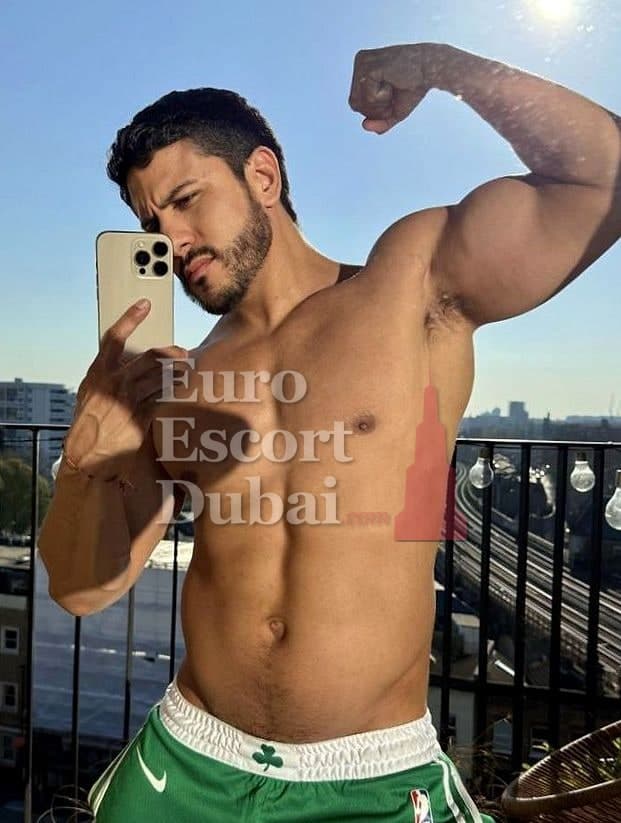 Mateo, 30, escort in Abu Dhabi — black hair, 173 cm (photo 1 of 13)