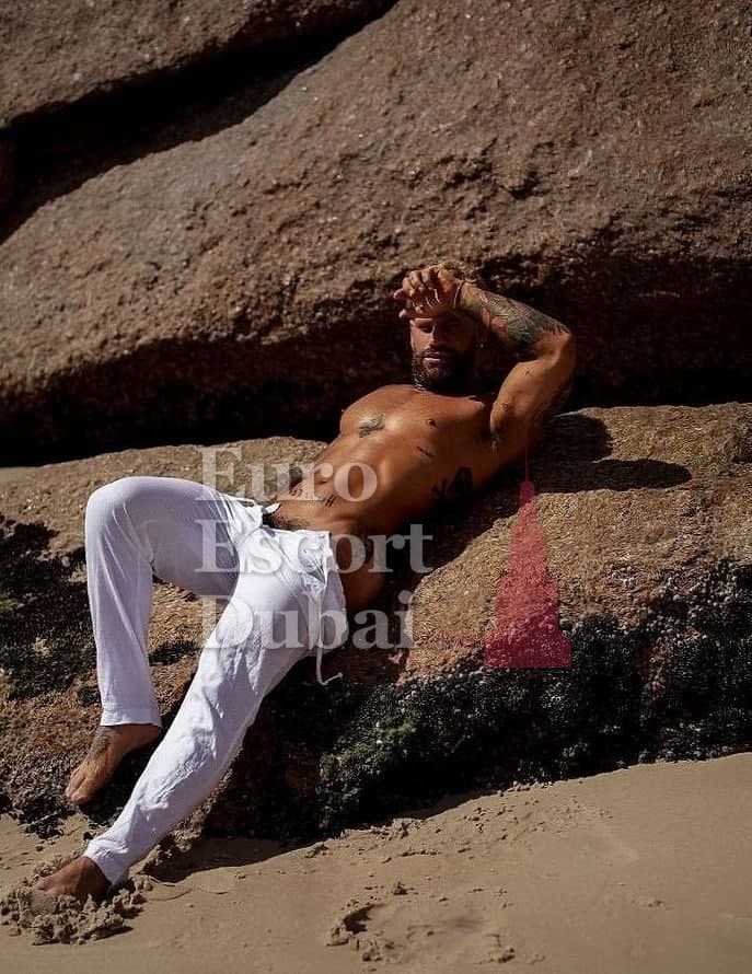 Harry, 31, escort in Dubai — blonde hair, 178 cm (photo 11 of 13)