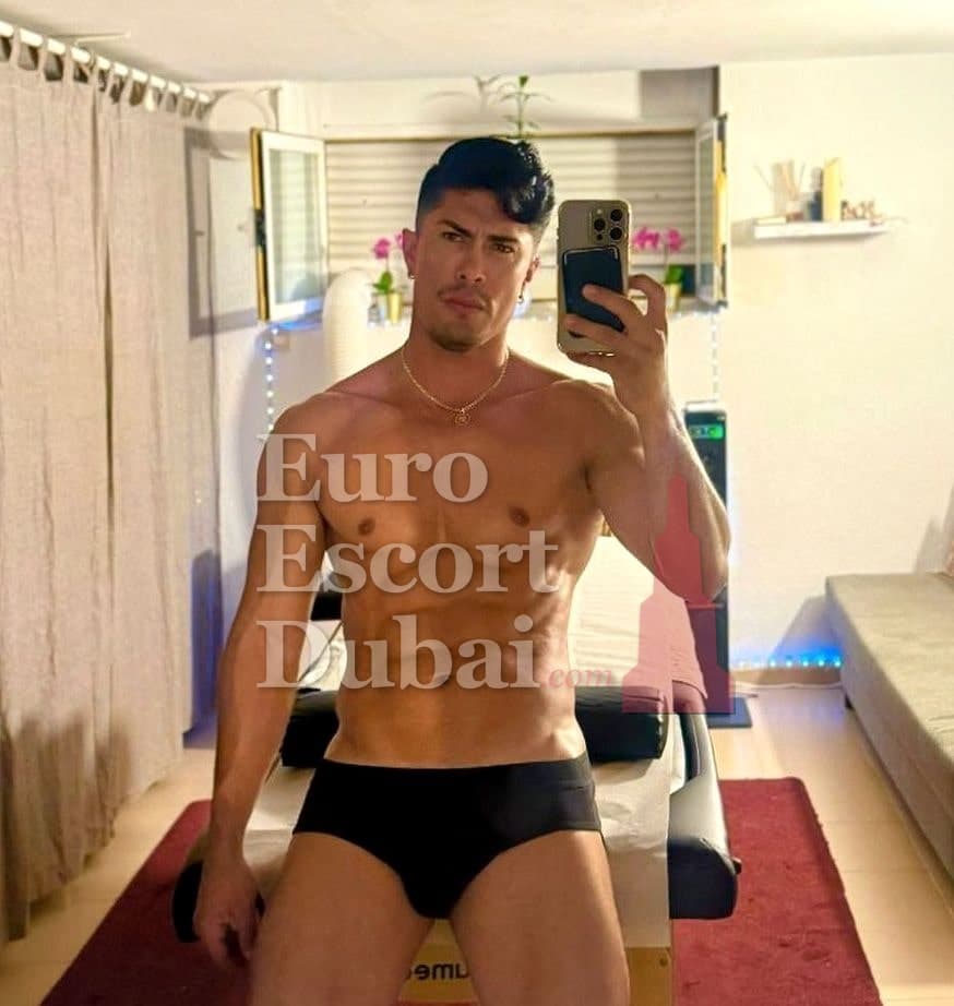 Adil, 26, escort in Dubai — 173 cm, black hair (photo 6 of 13)