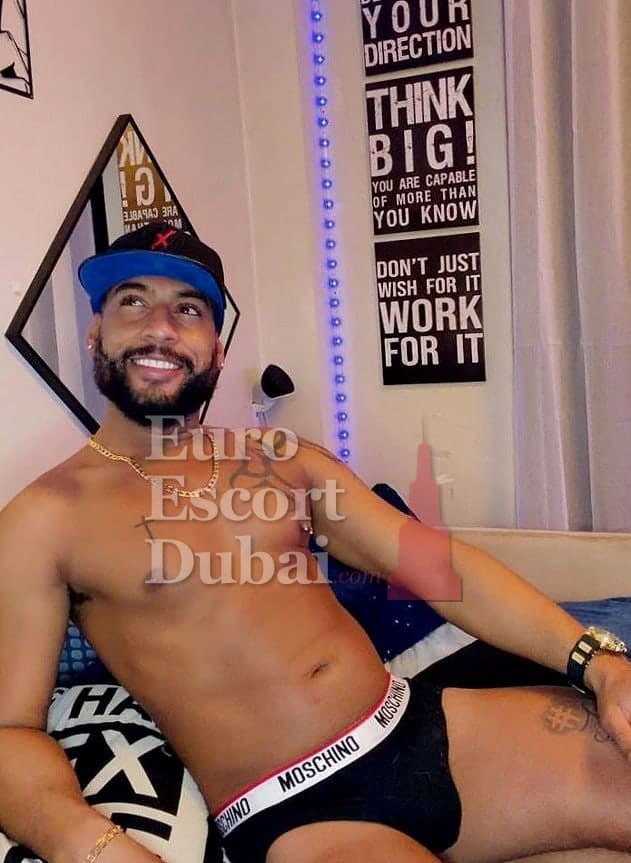 Miguel, 28, escort in Abu Dhabi — blonde hair, 180 cm (photo 3 of 10)