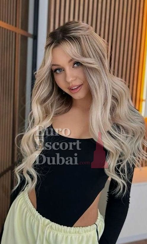 Sage, 20, escort in Dubai — blonde hair, French (photo 1 of 6)