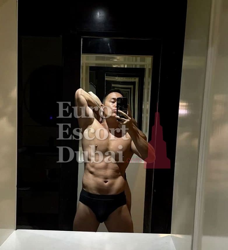 Anton, 28, escort in Dubai — 173 cm, black hair (photo 10 of 13)
