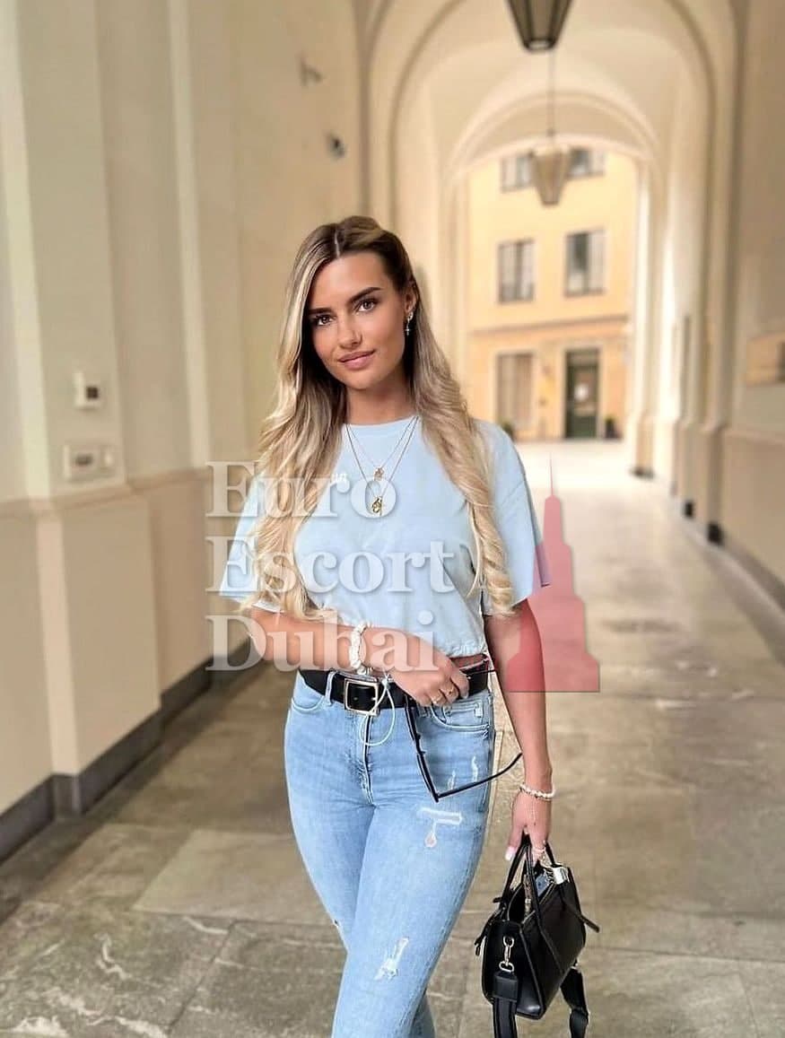 Nathalie, 20, escort in Dubai — 170 cm, blonde hair (photo 3 of 6)