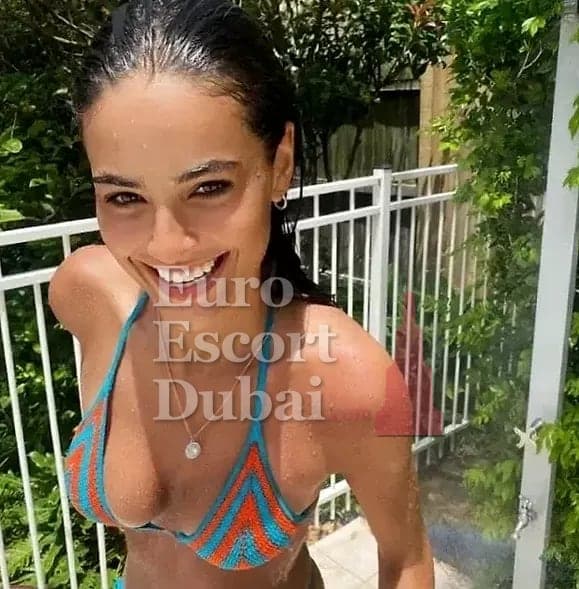 Beren, 21, escort in Dubai — 168 cm, brown hair (photo 3 of 6)
