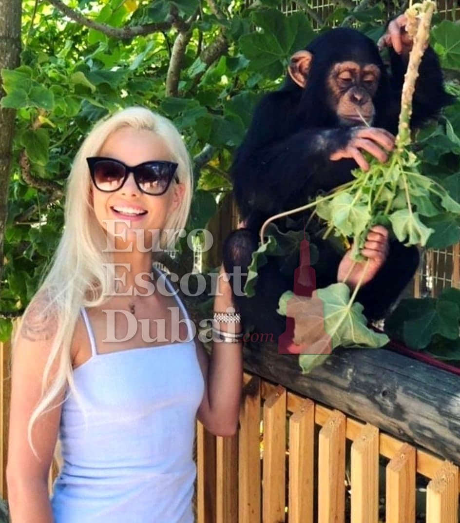 Solene, 27, escort in Dubai — blonde hair, 170 cm (photo 9 of 9)