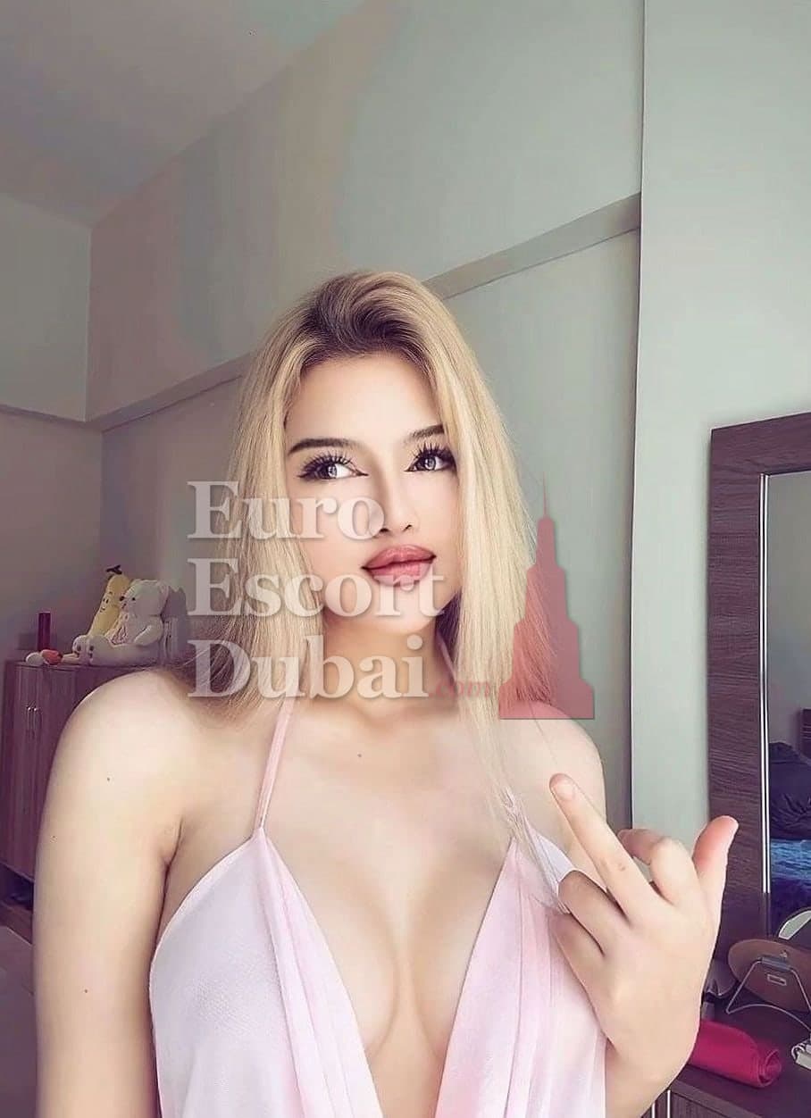 Hayat, 26, escort in Dubai — Emirati, 168 cm (photo 5 of 7)