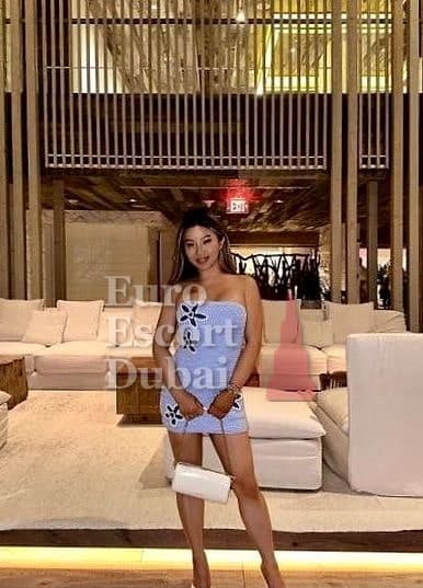 Eri, 22, escort in Dubai — brown hair, Japanese (photo 10 of 13)