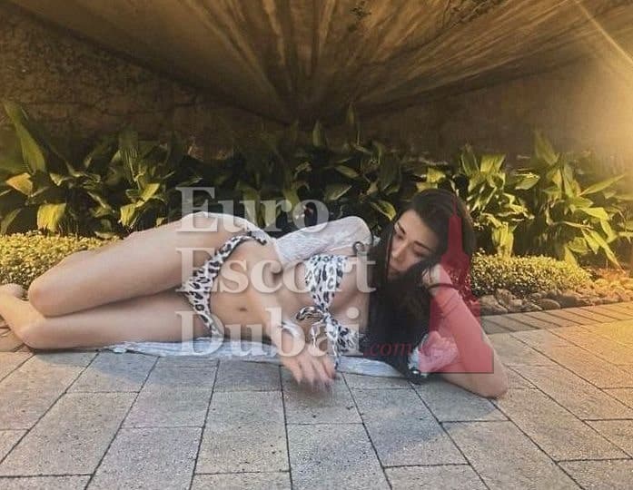Maite, 22, escort in Sharjah — black hair, Colombian (photo 1 of 13)
