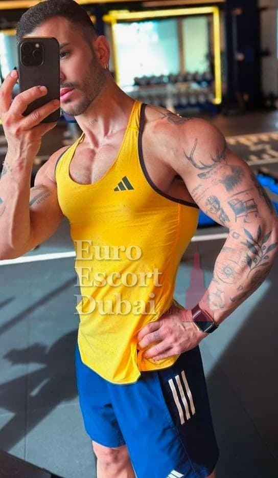 Marco, 29, escort in Dubai — black hair, 178 cm (photo 5 of 10)