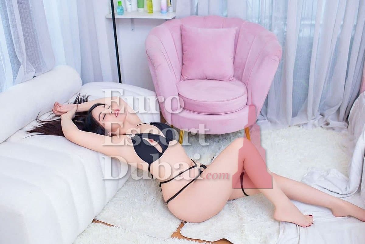 Jiwoo, 26, escort in Dubai — black hair, 165 cm (photo 5 of 8)