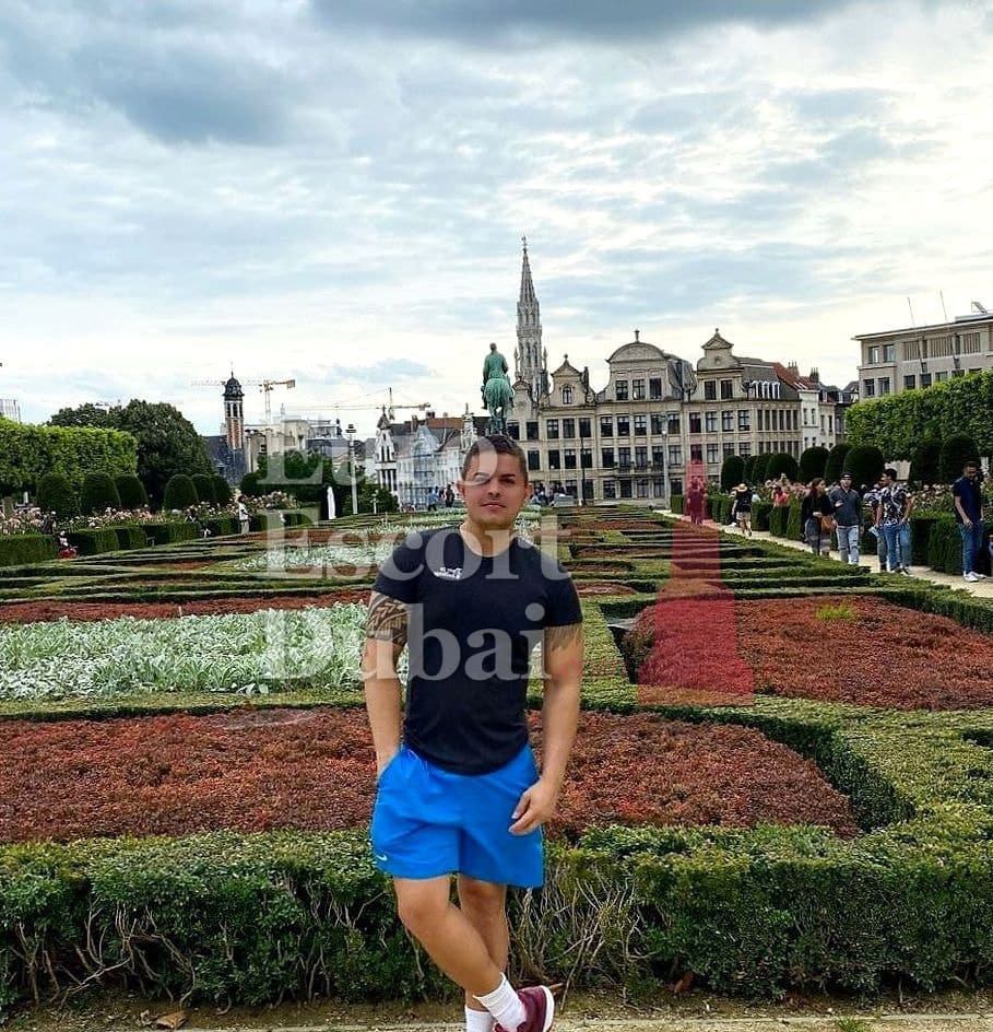 Arthur, 27, escort in Dubai — black hair, 178 cm (photo 5 of 8)