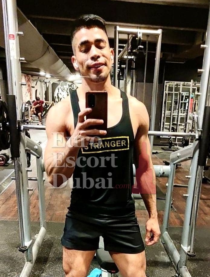 Kirill, 27, escort in Dubai — 178 cm, black hair (photo 8 of 13)