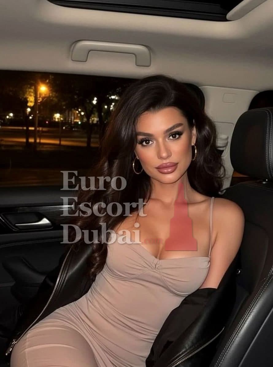 Rana, 22, escort in Ajman — brown hair, Turkish (photo 1 of 6)