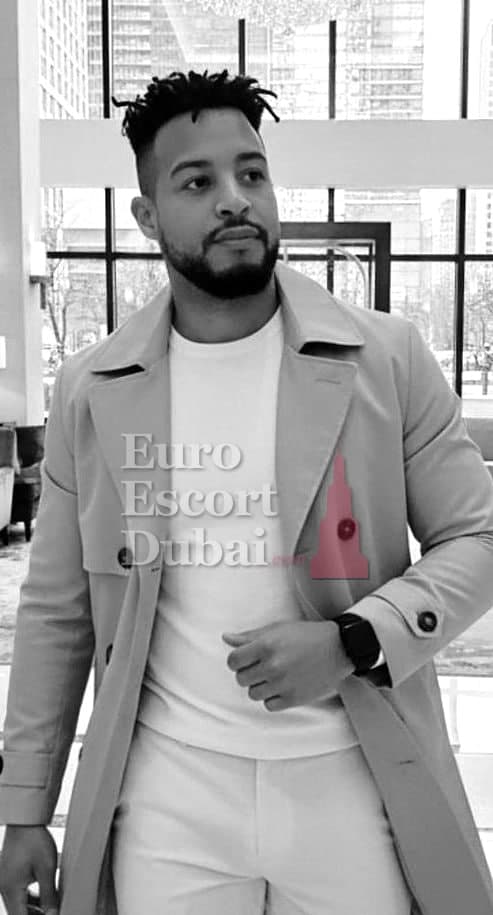 Tariq, 33, escort in Dubai — black hair, 185 cm (photo 5 of 10)